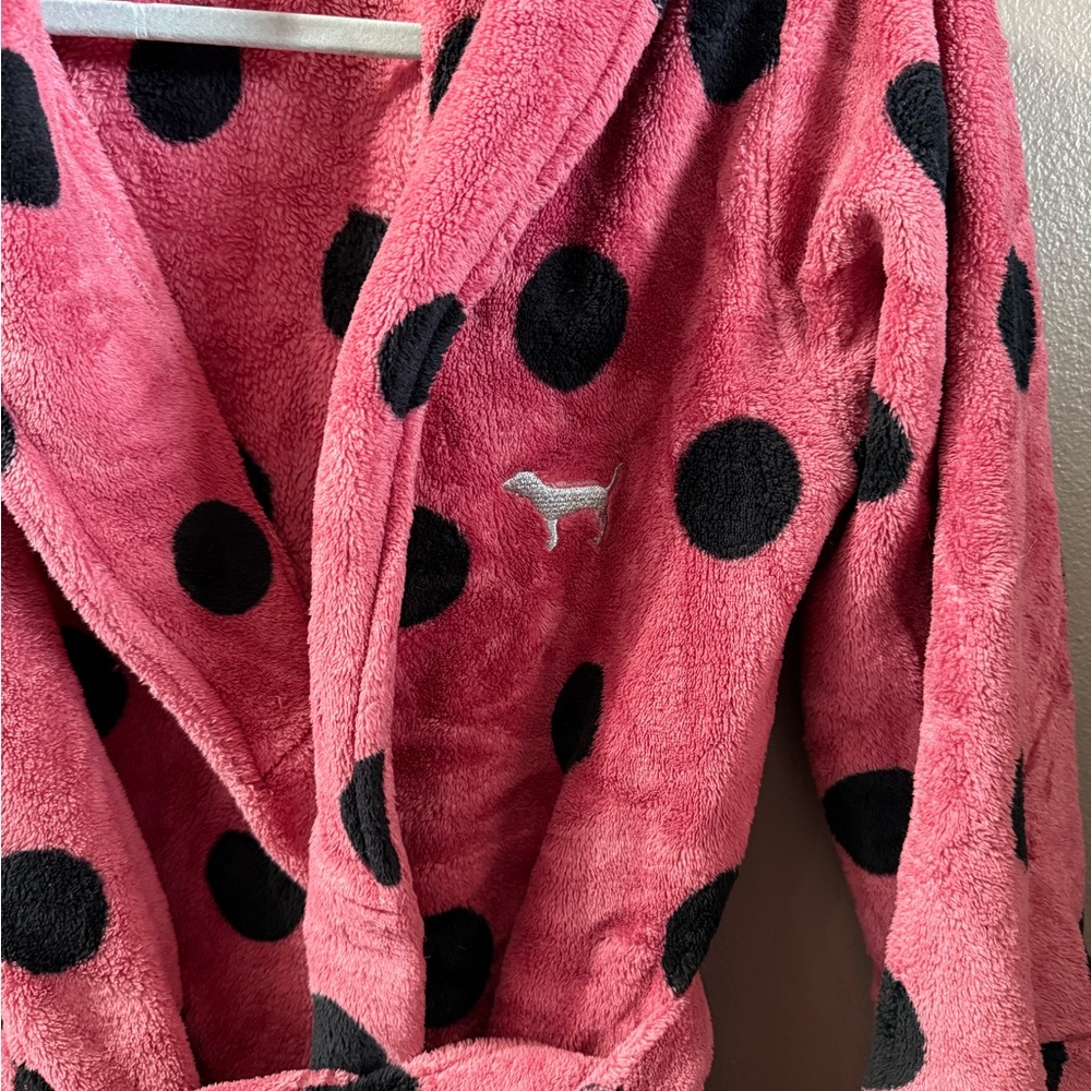 PINK Victoria's Secret Fleece Robe in Pink and Black Polka Dots - Picture 3 of 4